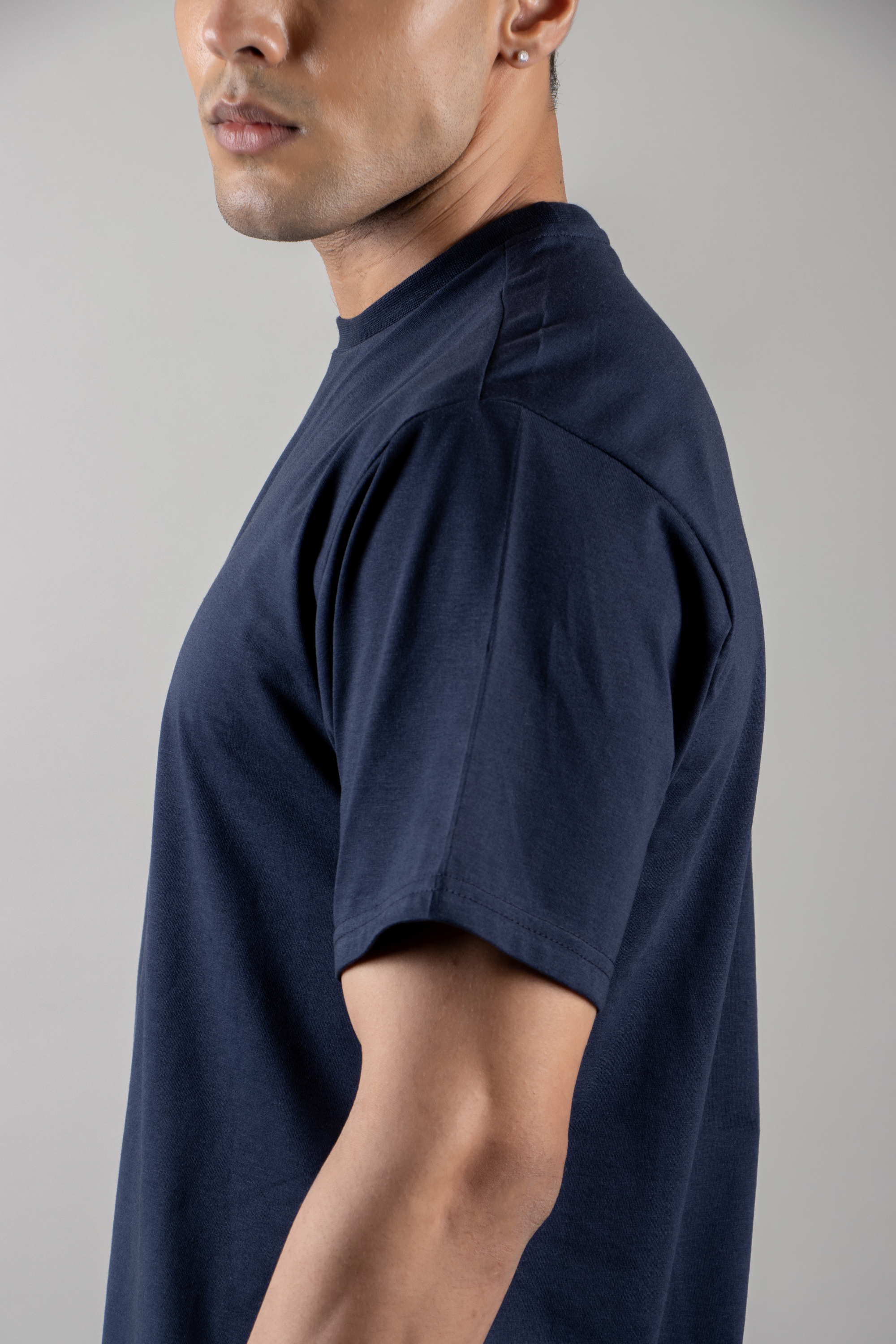 T-Shirt \\ 1 (Navy)