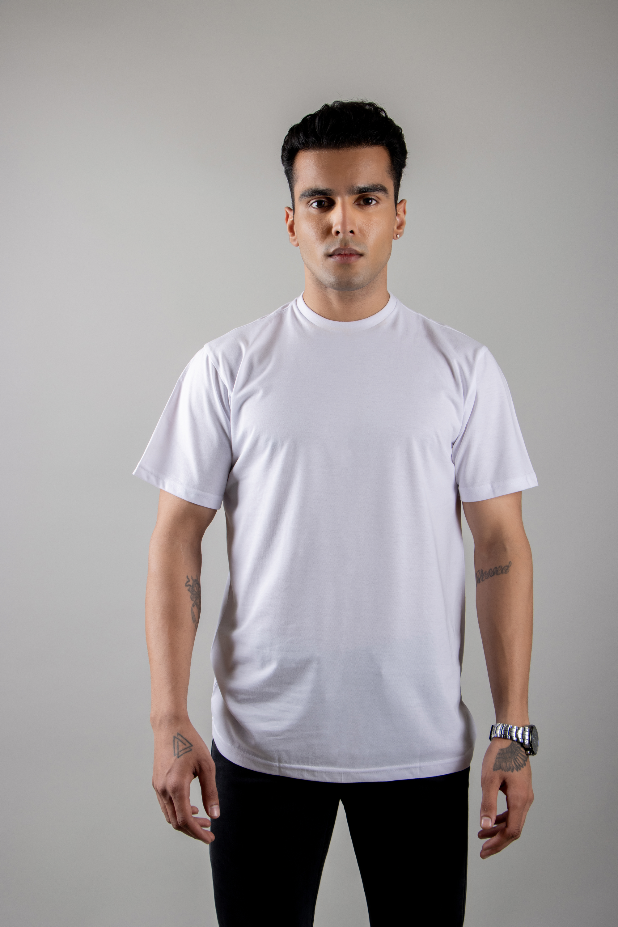 T-Shirt \\ 1 (White)