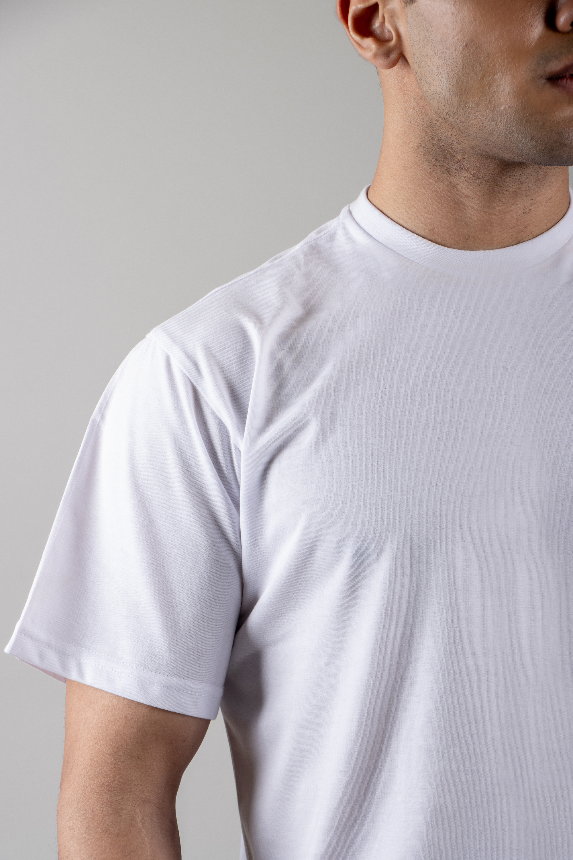 T-Shirt \\ 1 (White)