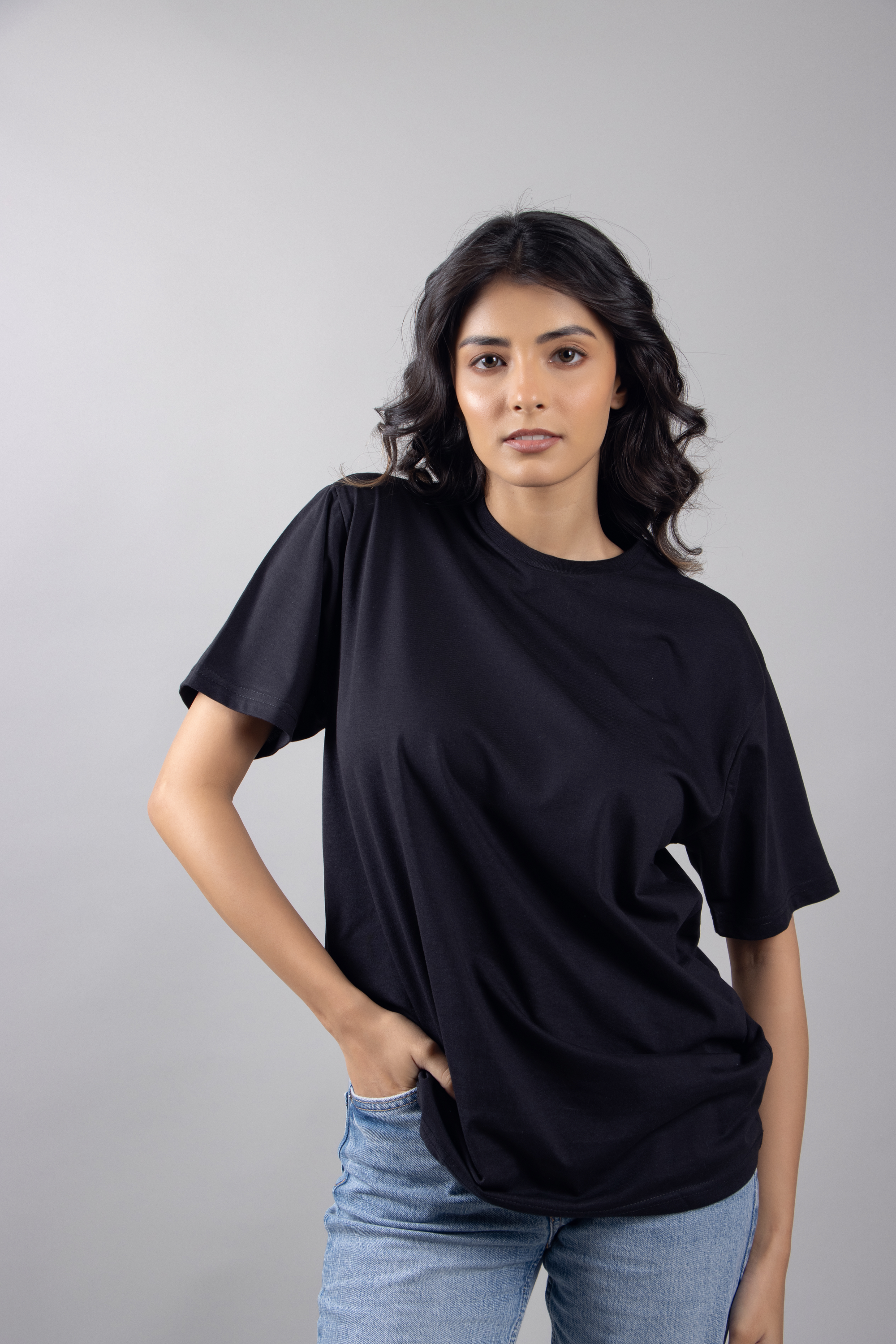 T-Shirt \\ 1 (Black)