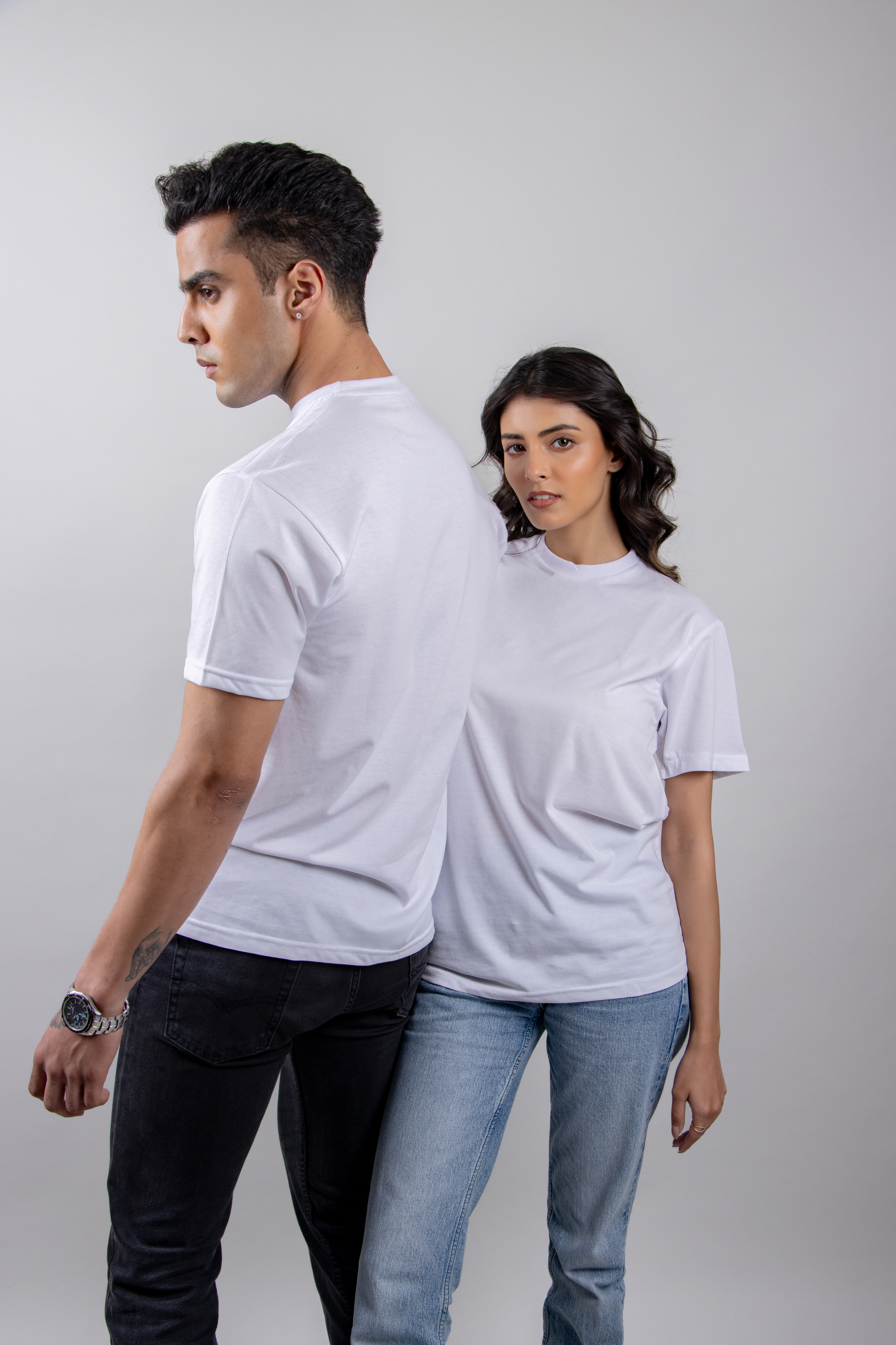 T-Shirt \\ 1 (White)