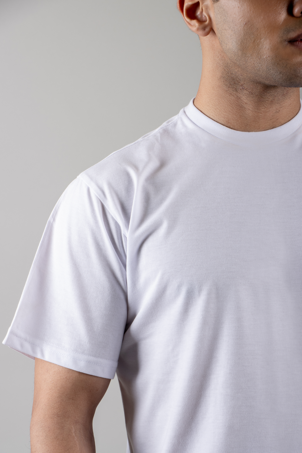 T-Shirt \\ 1 (White)